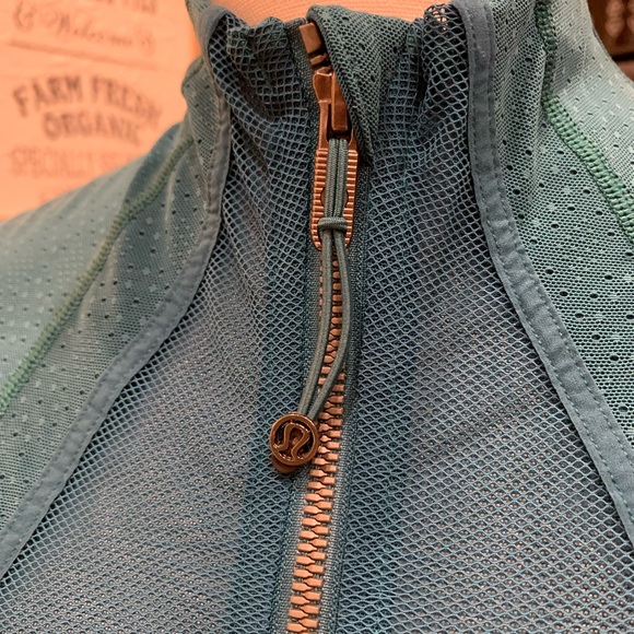 Lululemon - Define Jacket Full Mesh - Size 6 - Slim fit - Emerald - Picture 2 of 9